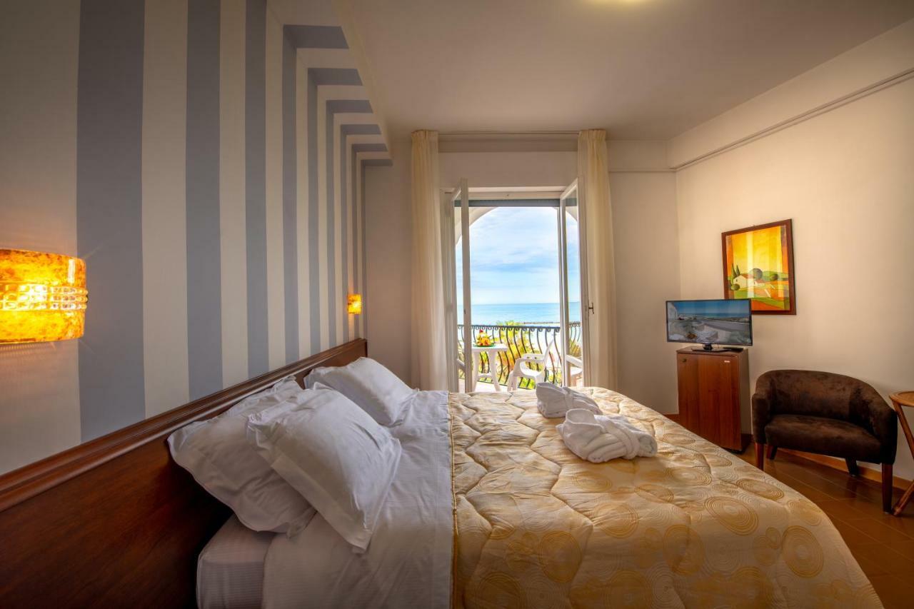 סן בנדטו דל טרנטו Grand Hotel Excelsior מראה חיצוני תמונה