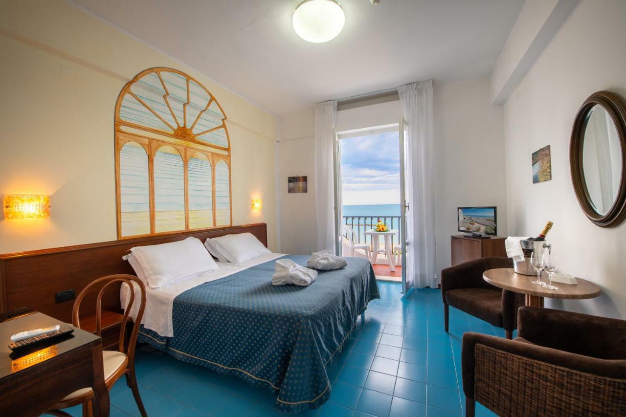 סן בנדטו דל טרנטו Grand Hotel Excelsior מראה חיצוני תמונה